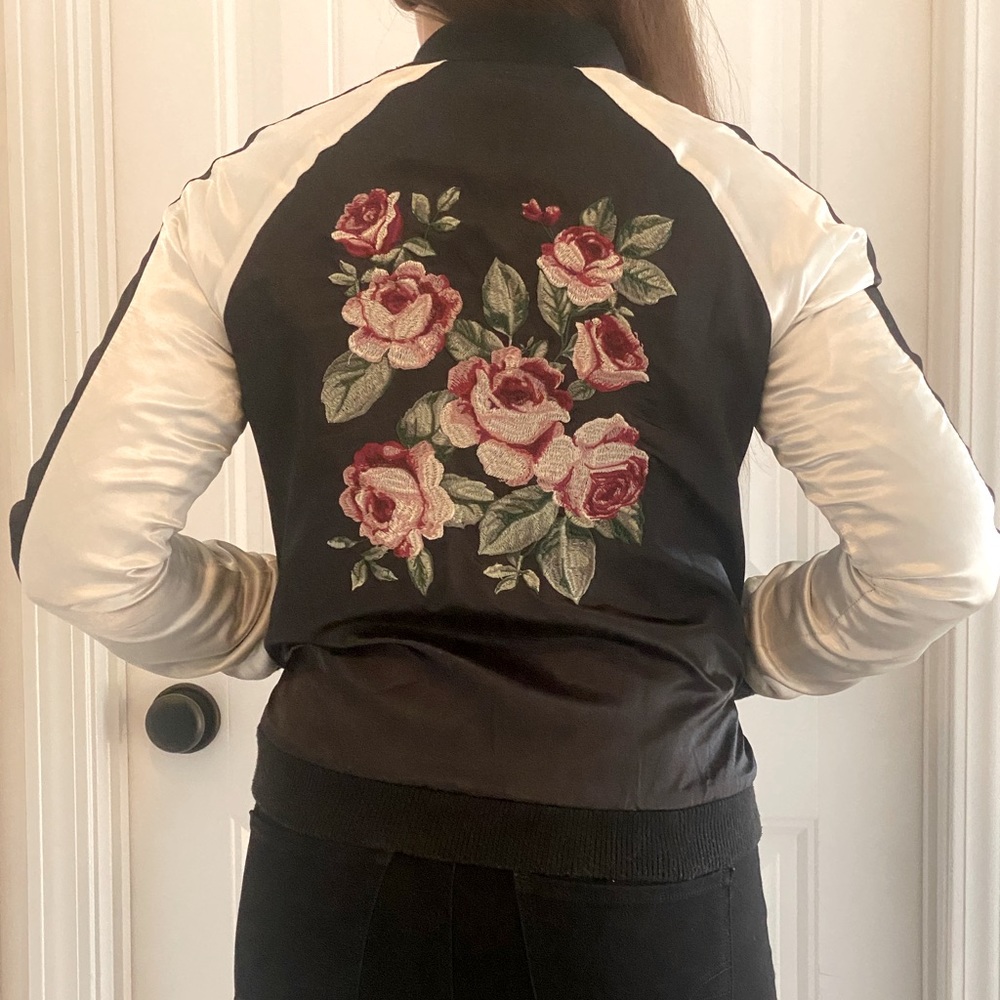 ZUMIEZ - Rose embroidered bomber jacket